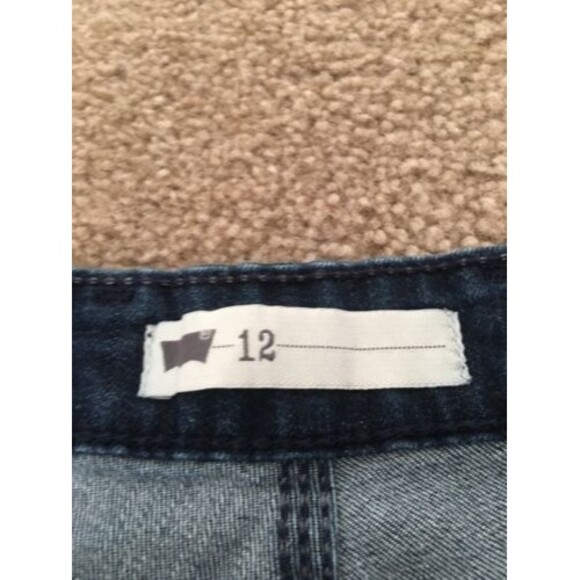 Levi's  Women's Capri Jeans Blue Denim Pockets Size 12 - Picture 3 of 6